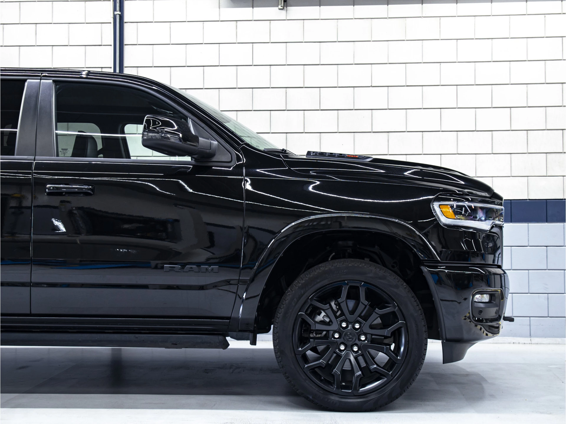 Dodge Ram 1500 2024 - Limited Night Hurricane | 3.0L High Output 540pk 4x4 Crew Cab image 7