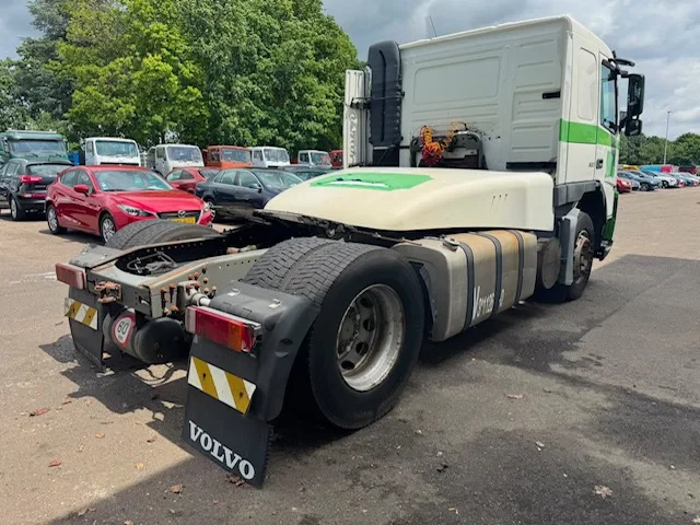 Volvo FM 2002 - 9-300 , Belgium truck, Euro 3 , Airco afbeelding 3