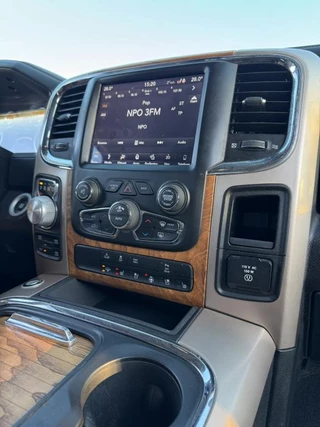 Dodge Ram 1500 2019 - LONGHORN 5.7L V8 HEMI, ORIG NED, LUCHTVERING, CUT-OUT image 12