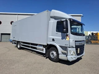 DAF CF 250 2015 - / TUV:09-06-2027 / BIG PLATFORM 2000 KG / SIDE DOOR / AIRCO / NAVI / AUTOMATIC / EURO-6 / 2015 afbeelding 2 miniatuur