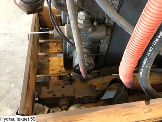 Universeel N/A - Pump, tank and hydraulic hoses image 3