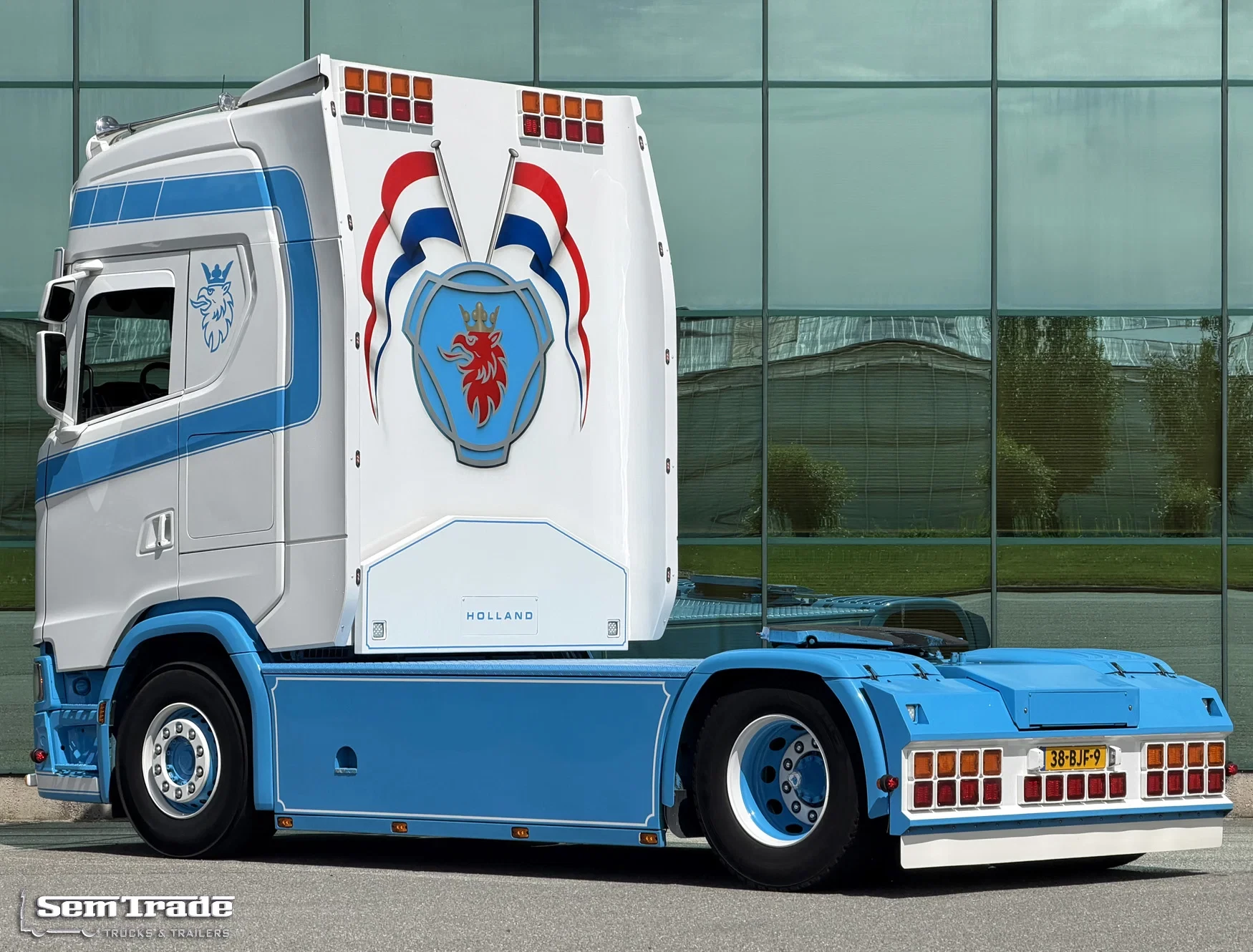 Scania S 2017 - S730 V8 NGS KING FULL OPTIONS SPECIAL INTERIOR SPECIAL SHOW TRUCK IN NEW CONDITION obrázek 3