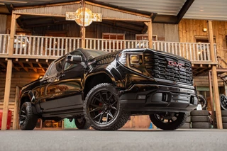 GMC Sierra 2024 - Denali 6.2L V8 bild 9
