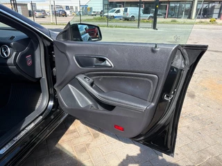 Mercedes-Benz CLA 2015 - 200 obrazek 13