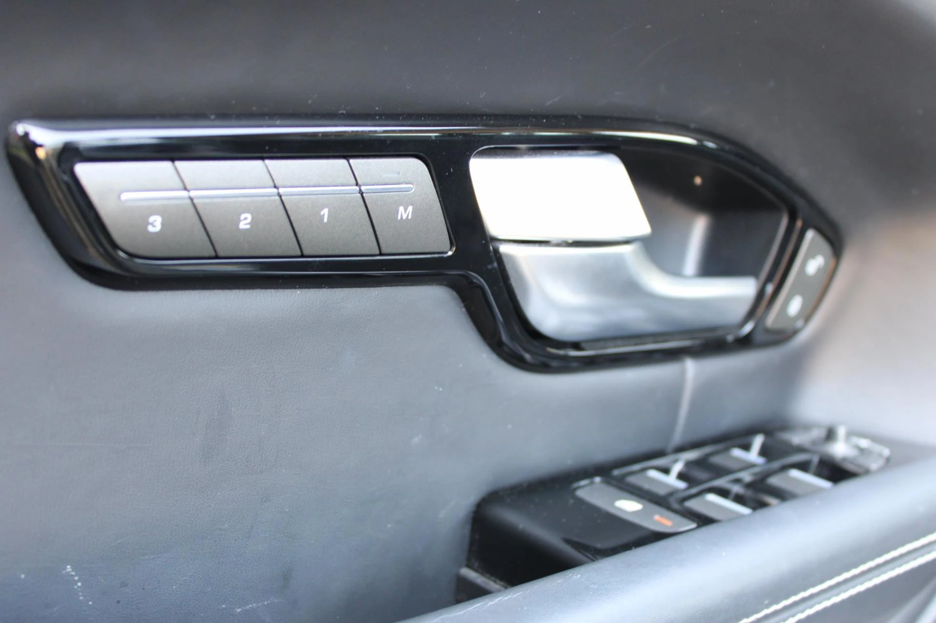 Land Rover Range Rover Evoque 2016 - 2.0 Si4 Autobiography 241PK !!NIEUWBINNEN!! afbeelding 28