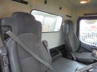Mercedes-Benz Antos 1824 2015 - 4X2 image 17