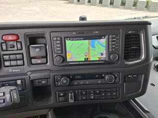Scania R 2021 - NGS R650 V8 / 8X2 / RETARDER / TECHNICAL 80TON / 9TON FRONT AXLE / ONLY:687461 KM / LWDS / LEATHER / NAVI / FRIDGE / AUTOMATIC / EURO-6 / 2021 изображение 27