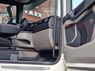 Scania R 2019 - R580 V8 NGS 6x4 chassis - Retarder - 4.75 WB - Full air - Leather - Led - Navi immagine 48