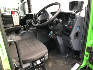 Scania P 2013 - P310 , 6x2 , CNG , Aut. , RHD , Garbage Truck image 9
