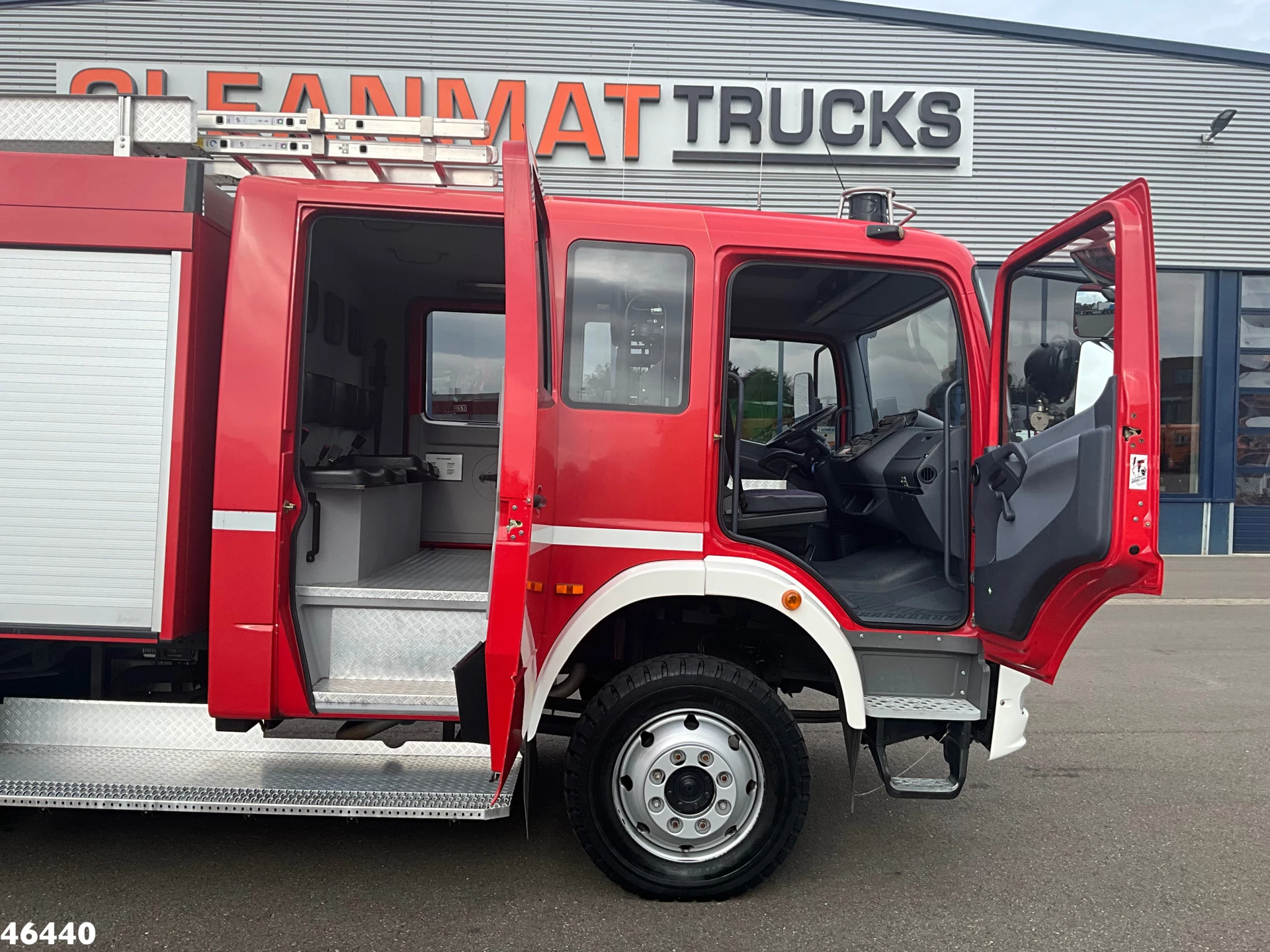 Mercedes-Benz Atego 2002 - 918 4x4 ZIEGLER Brandweer / materiaalwagen Just 20.105 km! image 14