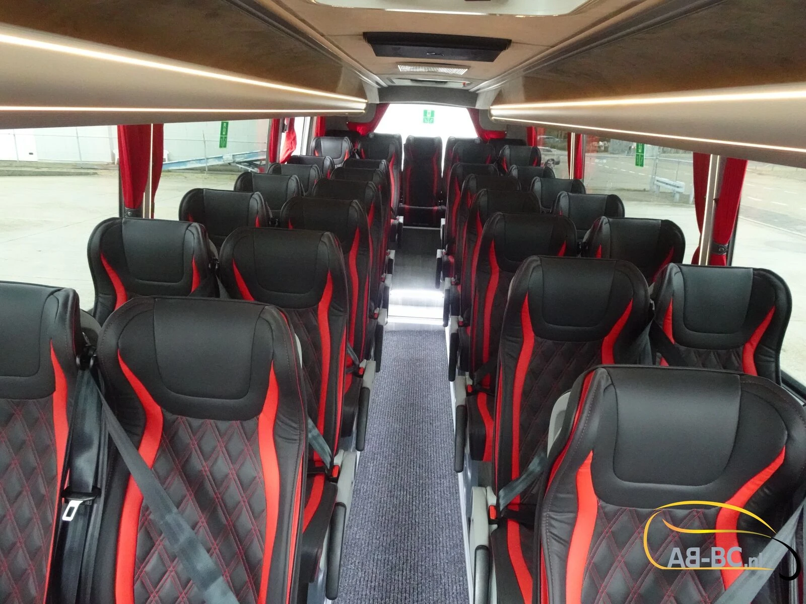 Iveco Aveuro Tourna 35 Seats EURO 6 2 Units Available afbeelding 67