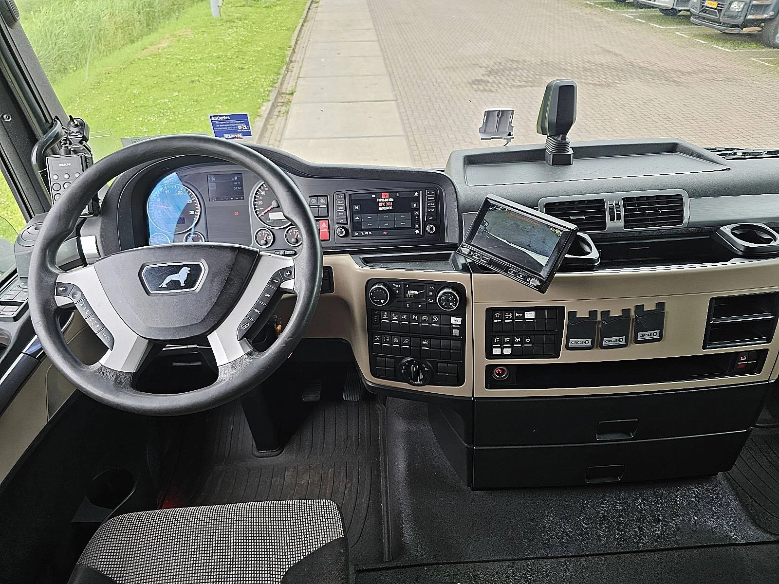 MAN TGX 2018 - 33.500 Bild 8