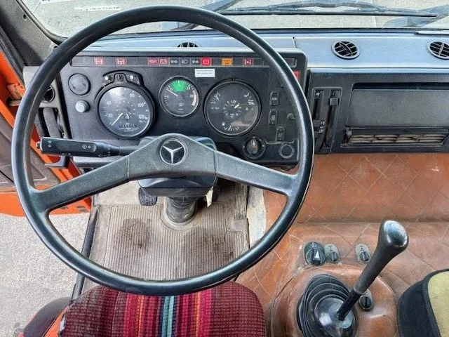 Mercedes-Benz 1922 1988 - AK 4x4 V6 WITH ONLY 128.500 KM!! AND HMF 1003K2 CRANE (MANUAL GEARBOX / FULL STEEL SUSPENSION / REDUCTION AXLE / P.T.O. / ETC.) obrázek 17