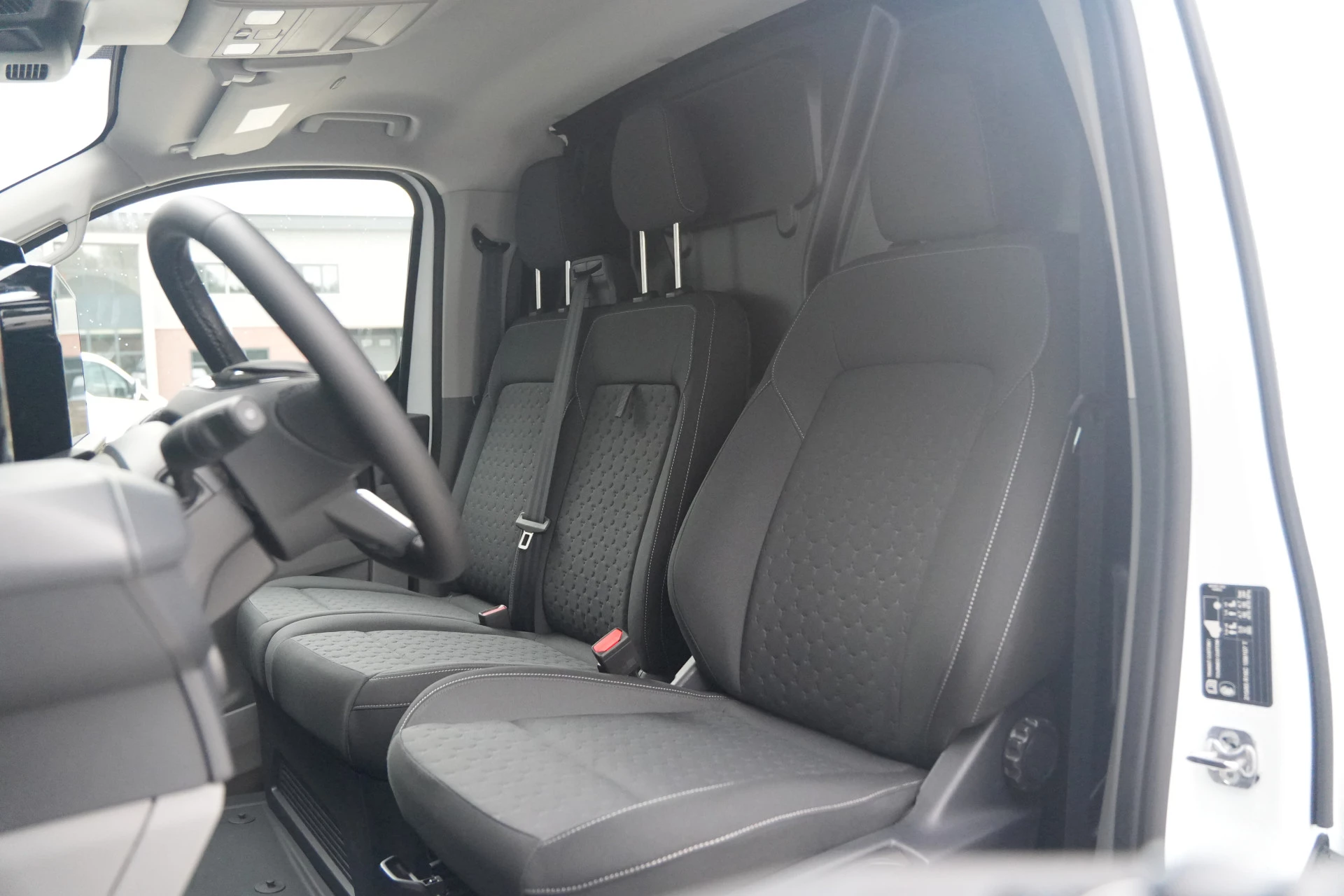 Ford E-Transit Custom 2026 - 320 L2H1 Limited 71 kWh 218pk - 2x Schuifdeur - Trekhaak - Camera - Carplay - Rijklaar obrázek 10