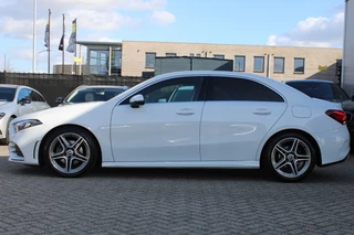 Mercedes-Benz A-Class 2020 - 180 AUT7 AMG LINE WIDESCREEN NAVI CAMERA CARPLAY NL AUTO изображение 7