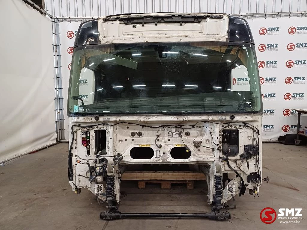 Volvo 2017 - Occ Cabine Volvo FH4 met schade afbeelding 1