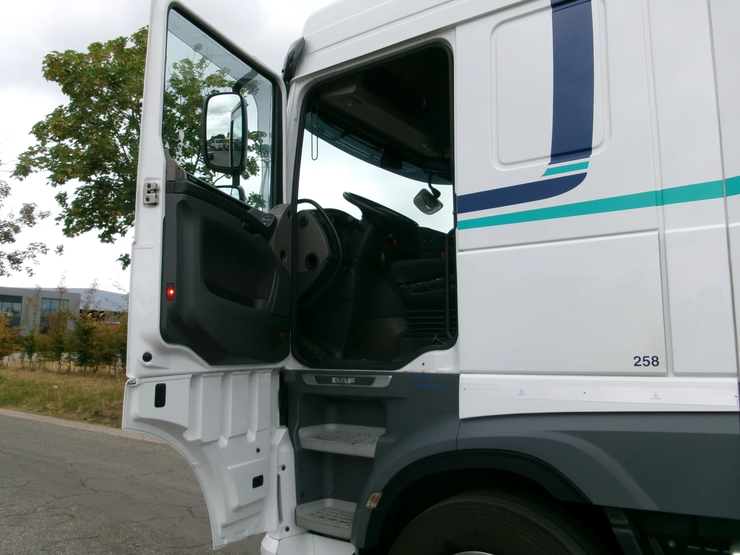 DAF XF 450 2019 - 6X2 NL TRUCK APK 07-2027 Bild 11