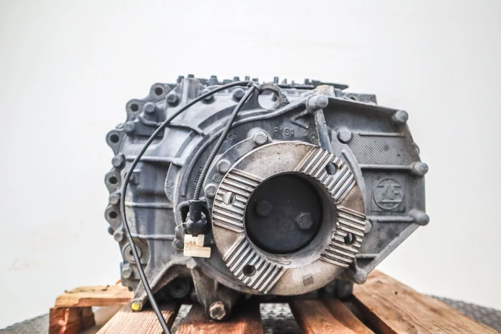 ZF 2017 - 12TX2210DD 81.32004-6401 imagen 4