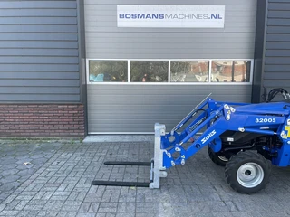 Combi Palletdrager / Palletvork 750 kg verstelbaar voor 3-punt en voorlader Solis / Farmtrac 2026 afbeelding 1 miniatuur