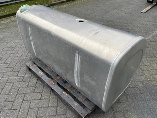 Volvo N/A 2024 - 21516455 D-BRANDSTOFTANK 650 LTR 1630X690X710 MM obrazek 4
