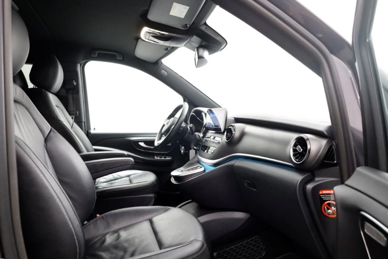 Mercedes-Benz V-Klasse 2021 - 300d 4-MATIC Lang Edition AMG Personenbus INCL. BTW/BPM 09-2021 afbeelding 4