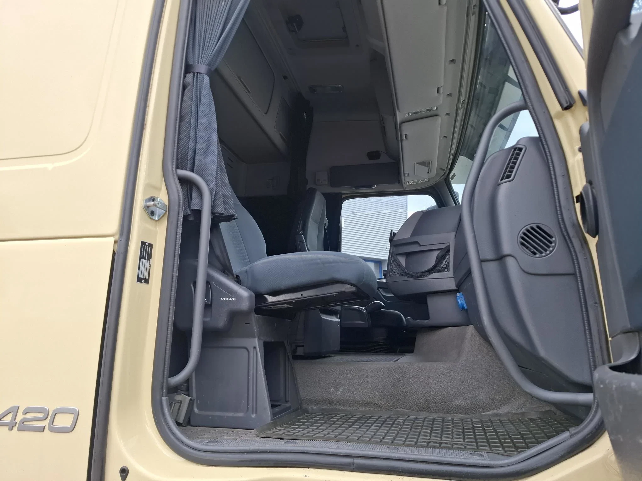 Volvo FH 2013 - 13.420 / ONLY:698735 KM / AIRCO / GOOD CONDITION / AUTOMATIC / EURO-5 / 2013 afbeelding 23