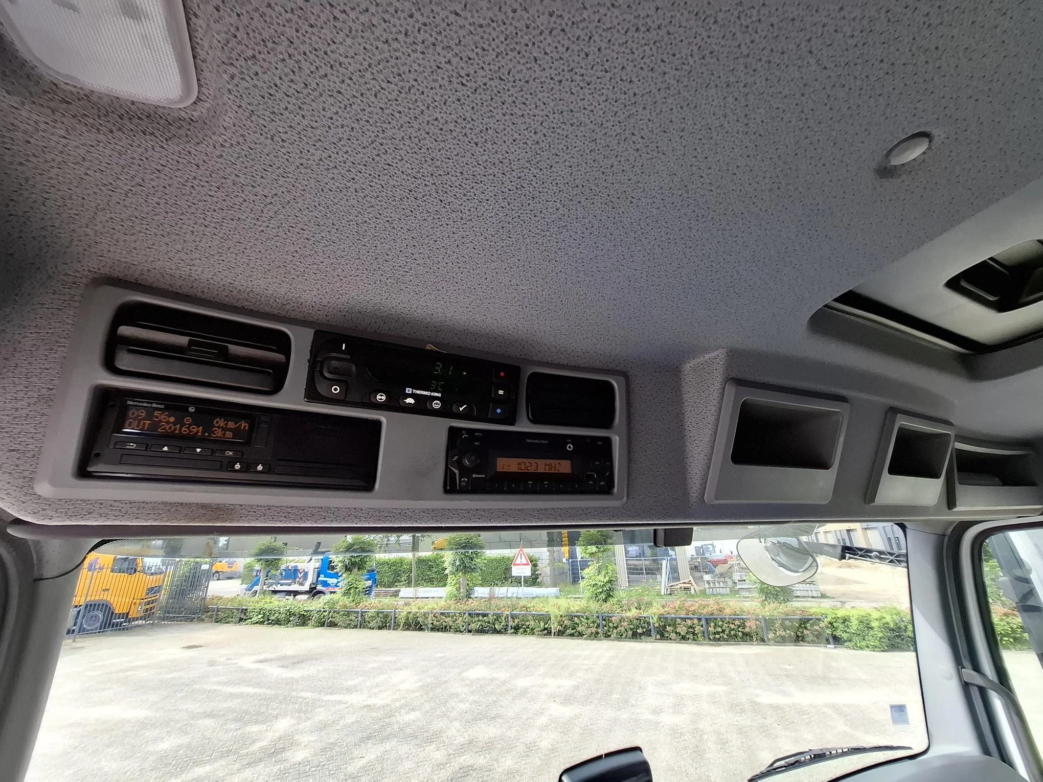 Mercedes-Benz Atego 2020 - 1523 / THERMOKING T560R / 201691 KM / LAMBERET ISOLATED COOLBOX 7MTR / PLATFORM 1500KG / TUV:06-11-2026 / TOP CONDITION / AUTOMATIC / EURO-6 / 2020 obrázek 28