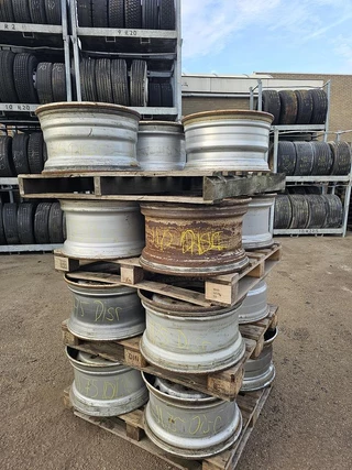 MICHELIN 11.75 X 22.5 DISC RIMS - N/A immagine 5