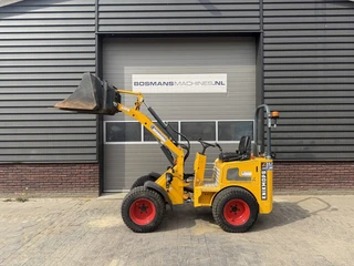 Knikmops 130 minishovel BJ 2024 €490 LEASE 2024 afbeelding 2 miniatuur
