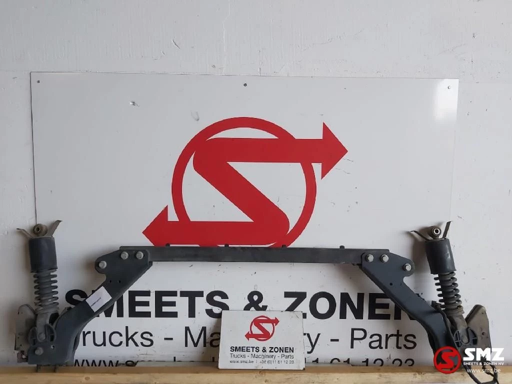 Mercedes-Benz 1999 - Occ dwarsligger,schokdempers cabinevering achter afbeelding 1