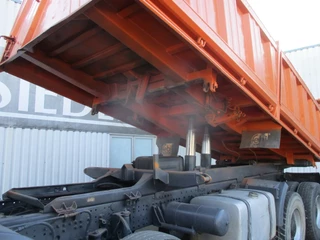 MAN 35.414 2003 - , 8x4 , ZF Manual , EURO 3 , 3 way tipper , Spring suspension obrazek 9