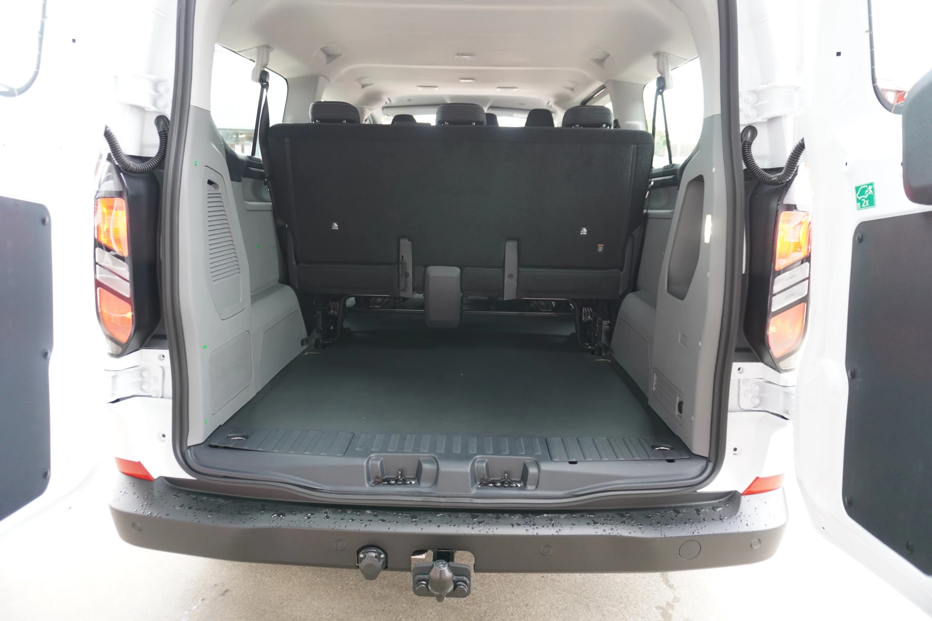 Ford Transit Custom 2026 - 340L 2.5 PHEV 233PK L2H1 Trend 9 Persoons PHEV Automaat obrázek 10