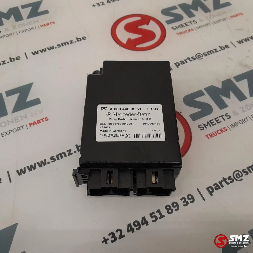 Mercedes-Benz 2015 - Occ ECU Video Radar Decision Unit regeleenheid Mer afbeelding 1