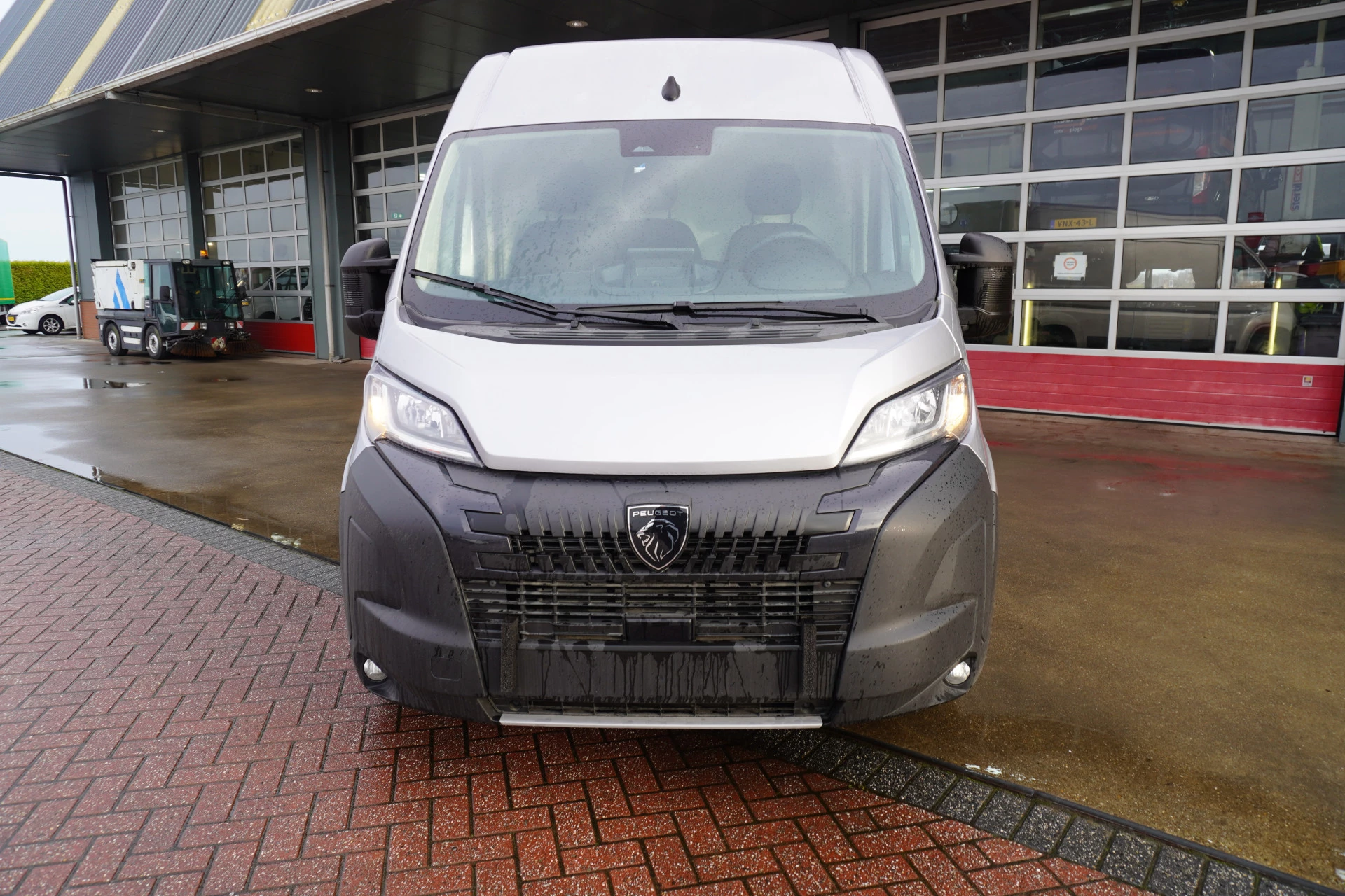 Peugeot Boxer 2024 - 2.2 BlueHDi 180PK S&S L3H2 3.5t Zwaar Automaat afbeelding 10
