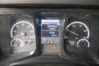 Mercedes-Benz Arocs 4151 2019 - | 8X6 | Voith Retarder | 250470Km | 2019 | Full Spring Suspension | New Tires 100% | Manual Gearbox | French Truck bild 38