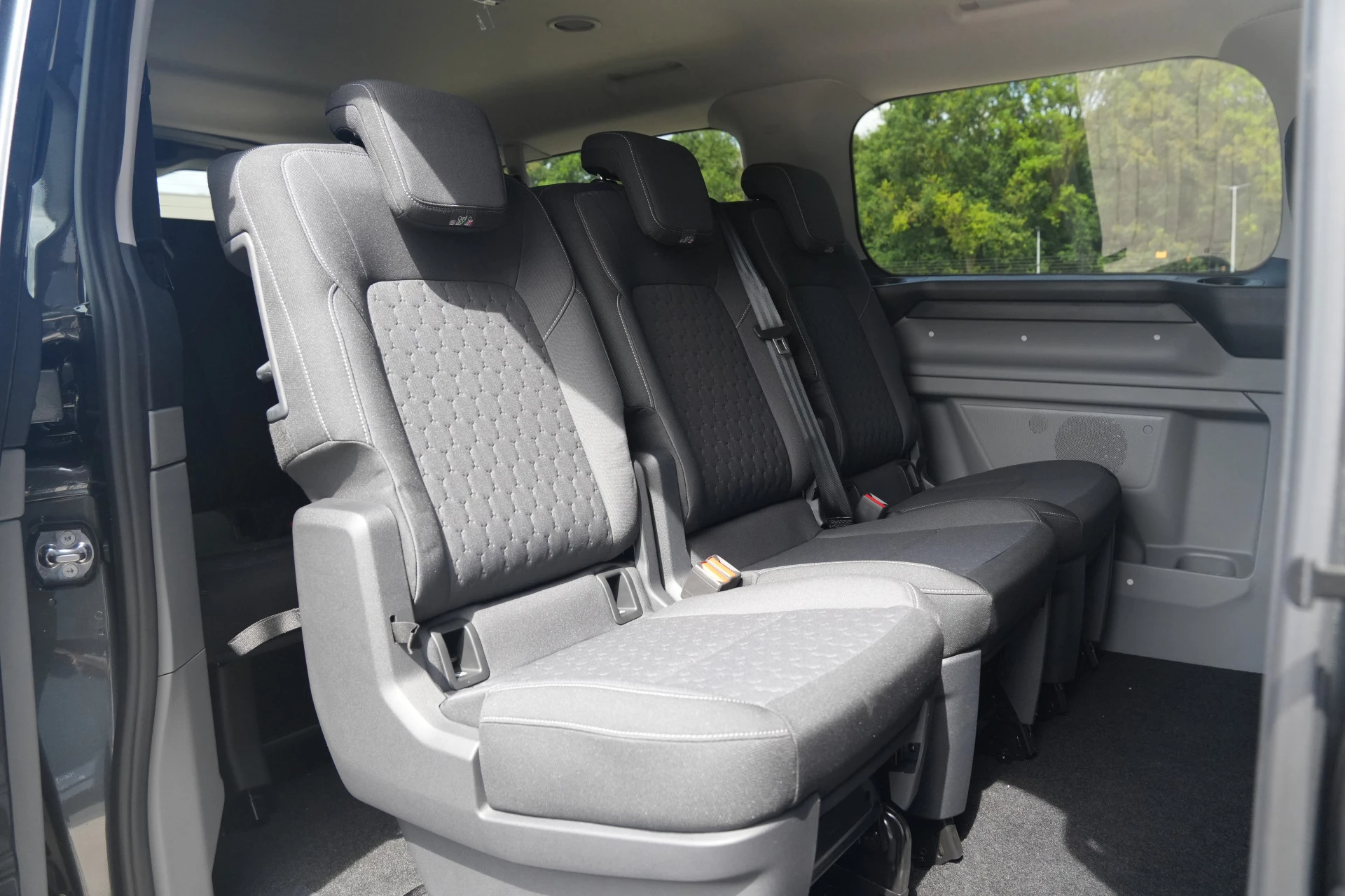 Ford Transit Custom 2026 - 340 2.5 PHEV L2H1 Limited 232pk 9 Zits - Keyless - ACC - Blindspot - Camera - Carplay - Navi - Prijs excl. BTW - Rijklaar afbeelding 11