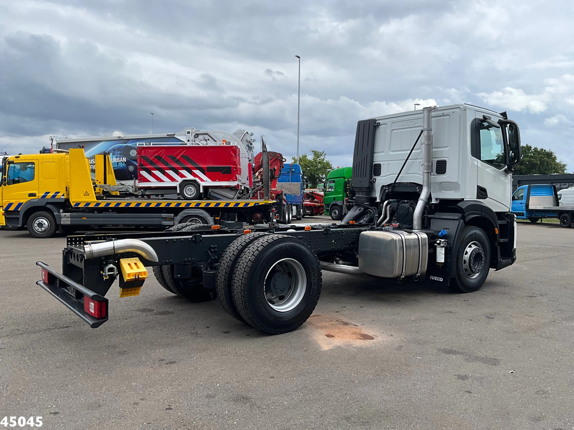 Iveco Stralis 2024 - AD200X36 Huisvuilwagen Chassis NEW & UNUSED! image 4
