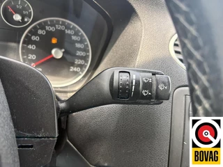 Ford Focus 2006 - Wagon 1.6-16V Ambiente obrazek 16
