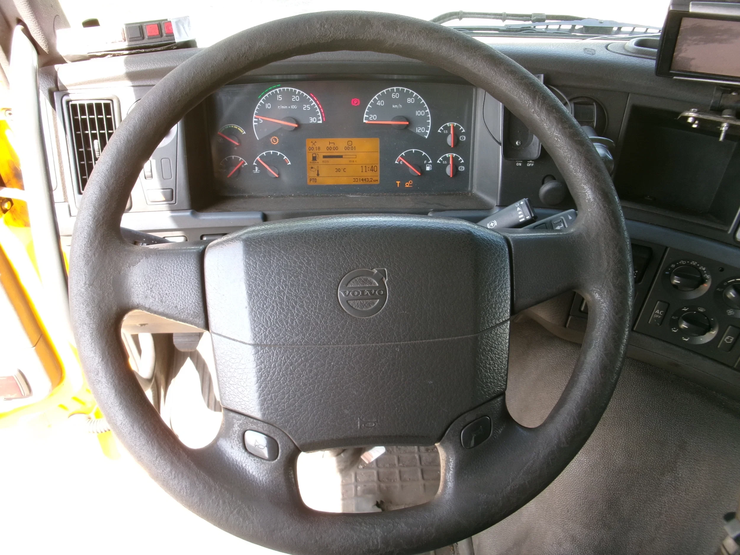 Volvo FM 400 2008 - 8X2 FULL STEEL NL TRUCK afbeelding 8