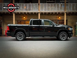 Dodge Ram 1500 2024 - Laramie Sport изображение 3