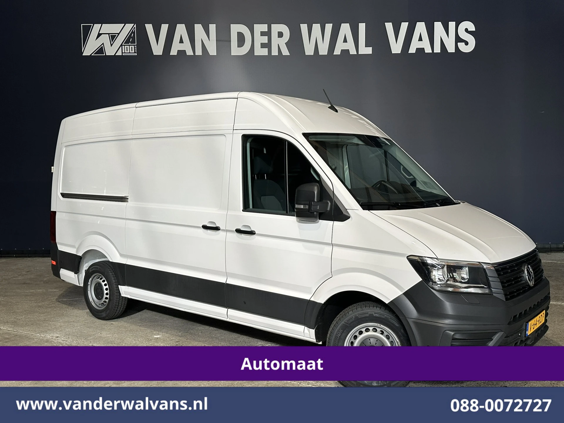 Volkswagen Crafter 2022 - 2.0 TDI 141pk Automaat L3H3 L2H2 Euro6 Airco | Camera | Apple Carplay | 3000kg Trekhaak | Adaptieve Cruisecontrol afbeelding 1