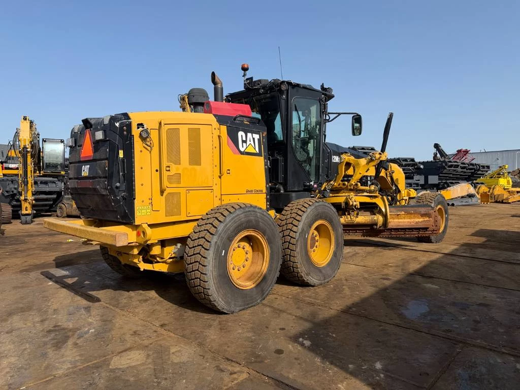 Cat 2015 - 12 M 3 CE afbeelding 5