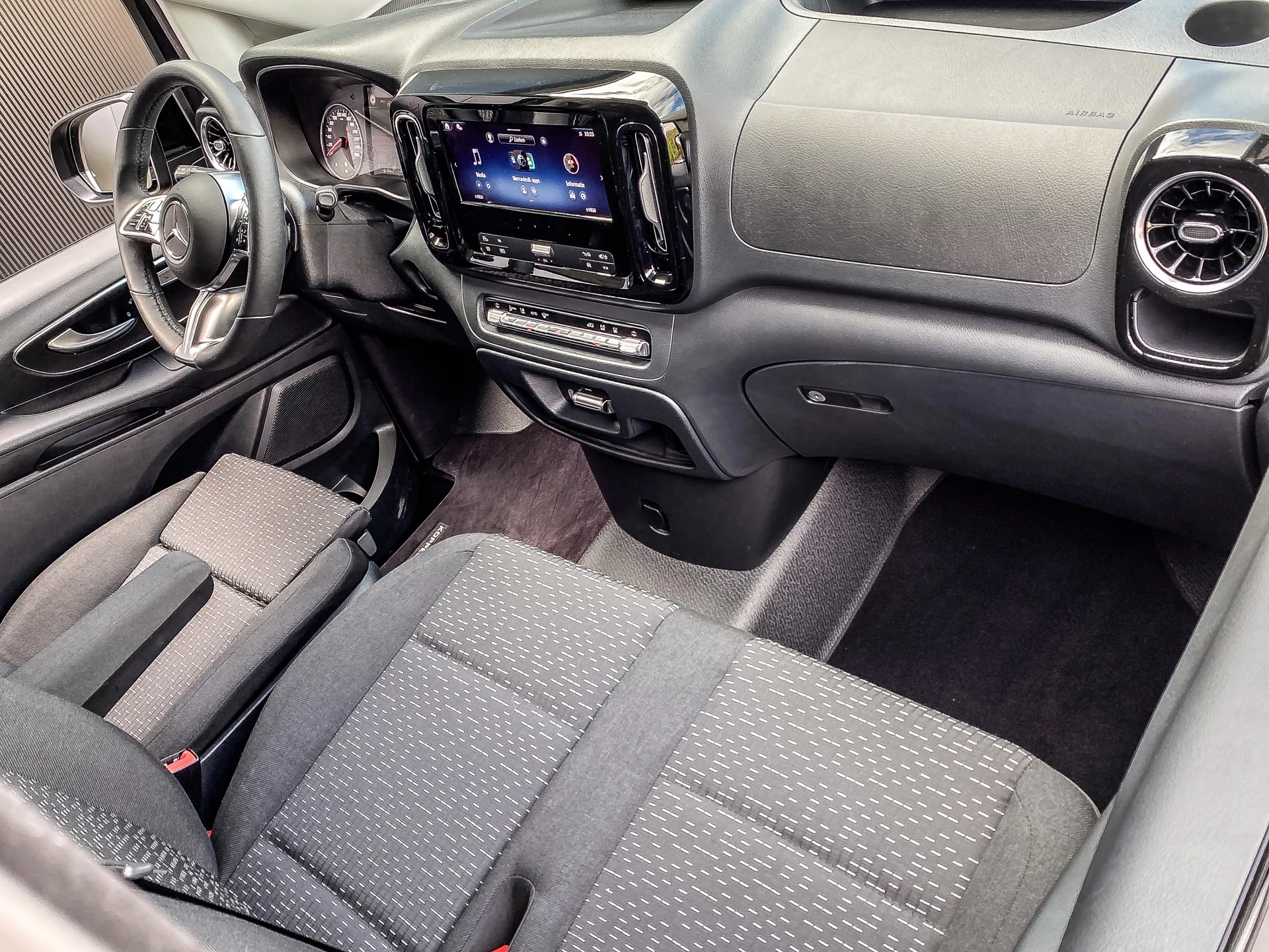 Mercedes-Benz Vito 2024 - 119 CDI 190PK Automaat Bestelwagen L2 afbeelding 7