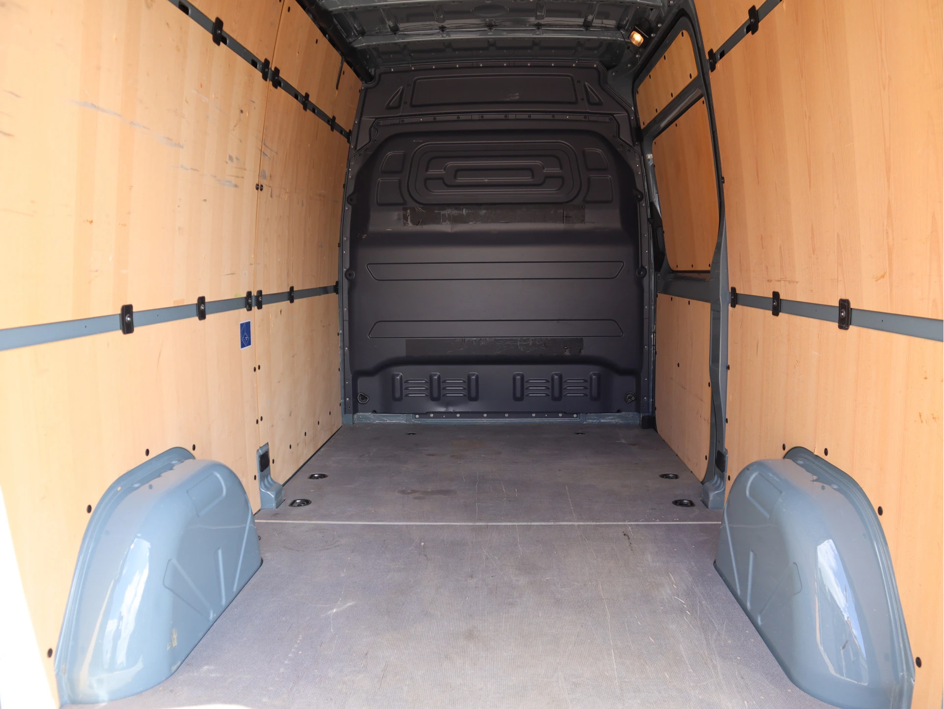 Mercedes-Benz Sprinter 2024 - 315 CDI 150 pk L2H2 Mbux - Camera - Bankje afbeelding 7