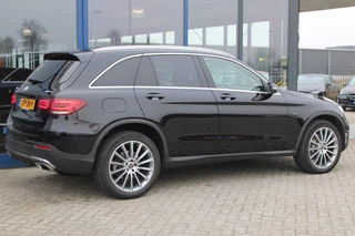Mercedes-Benz GLC 2020 - 300e 4MATIC AMG Line LEDER SFEER CARPLAY CAMERA 20'' imagen 4