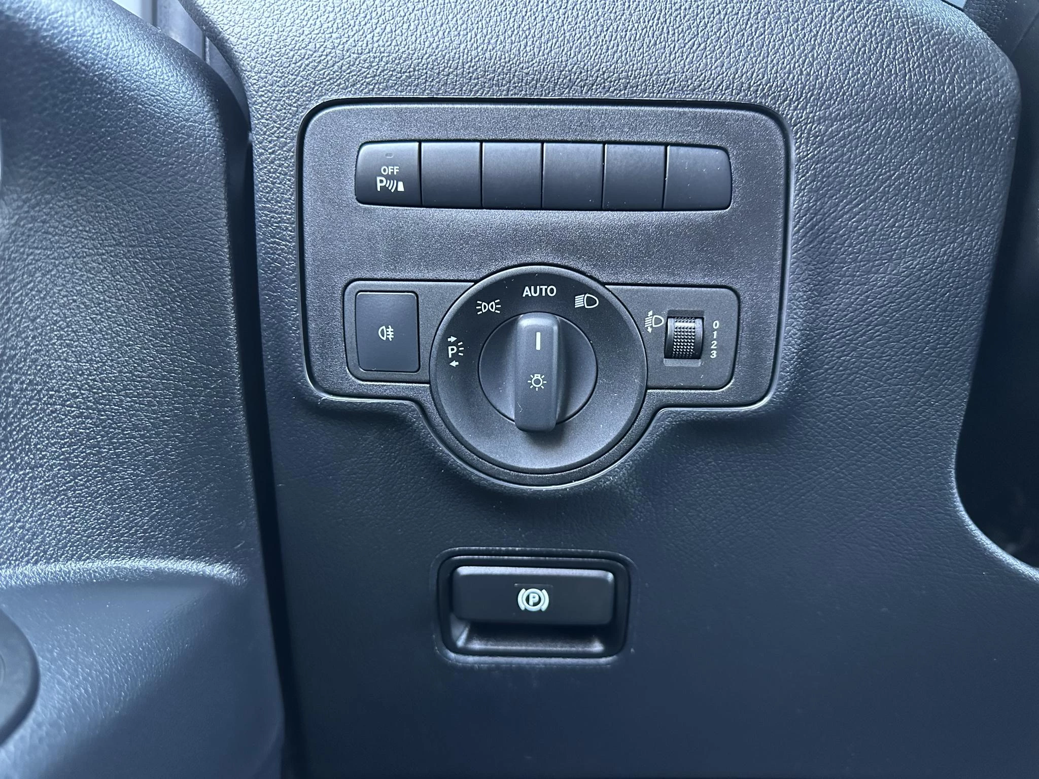 Mercedes-Benz Vito 2023 - 110 CDI L2 Airco Navigatie Parkeersensoren obrázek 12