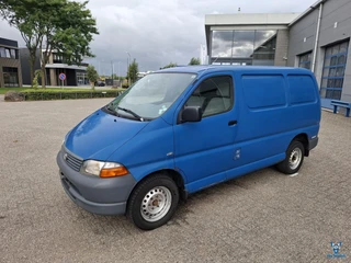 Toyota HiAce 2006 - 2.5 4D4 / 274666 KM / 3 SEATS / 65KW / SEATHEAT / MANUAL / 2006 na prodej