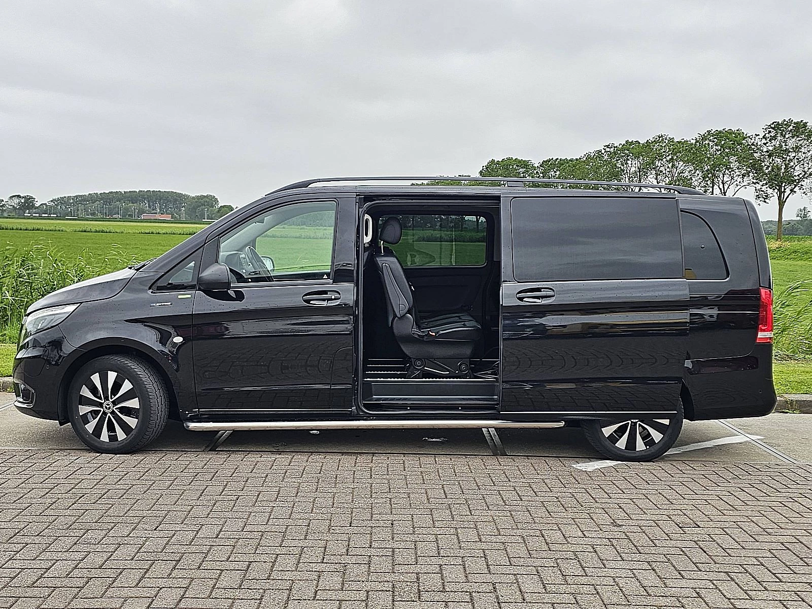 Mercedes-Benz eVito 2023 obrázek 17