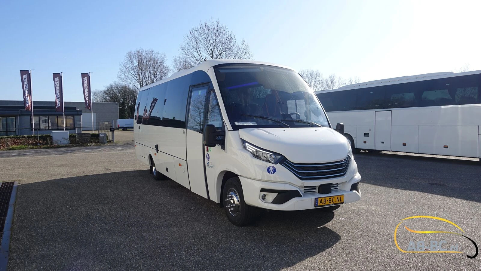 Iveco Rosero First Busworld Edition 31 Seats EURO 6 2026 afbeelding 1