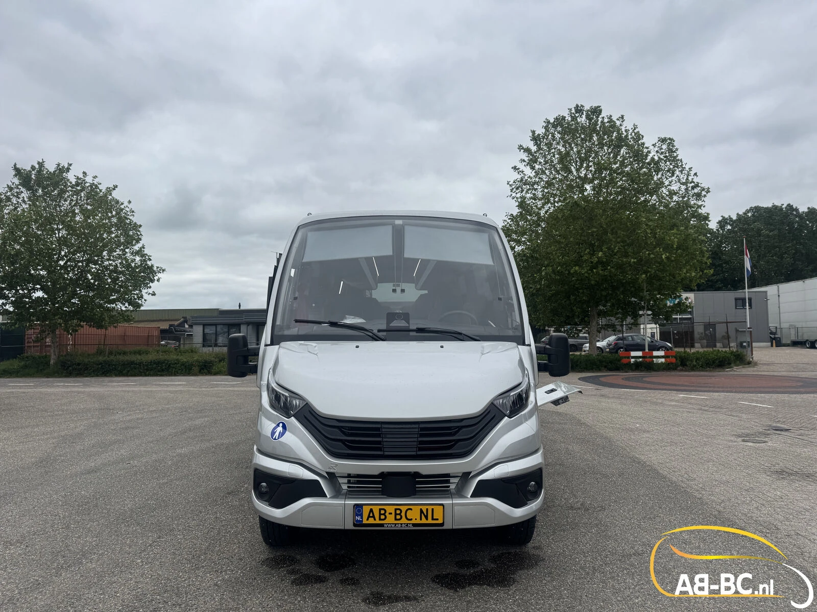 Iveco Rosero First Touring Electra, range 336 km, 24 Seats 2026 obrázek 19